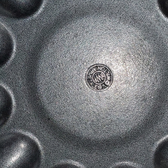 Wilton Armetale Raggae Divided Egg Platter - Picture 4 of 7